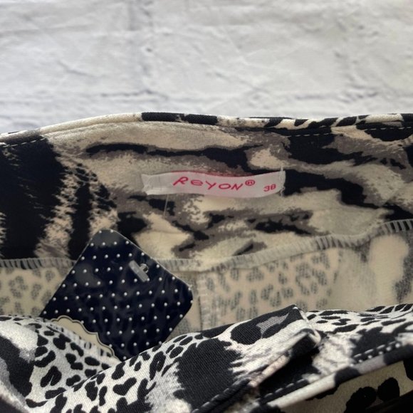 Reyon Women's Trousers with Belt - Picture 7 of 8